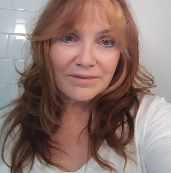 Meet your Posher, Sharon - Picture 1 of 1